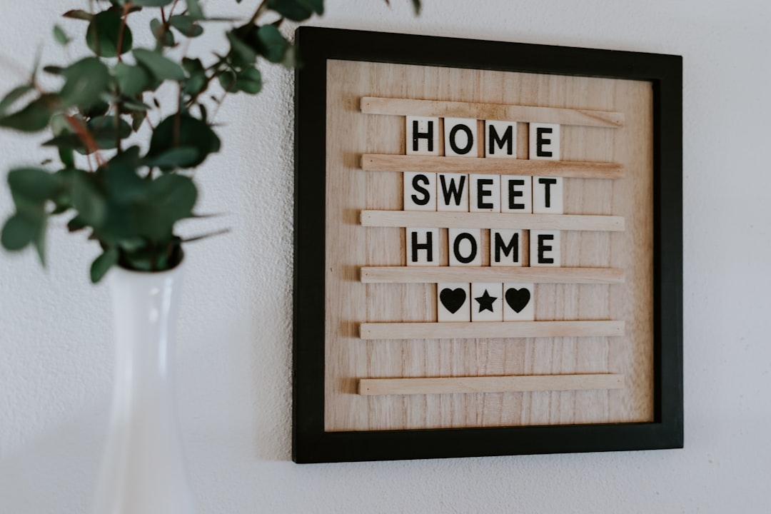 Photo by Julian Hochgesang brown home sweet home wall frame